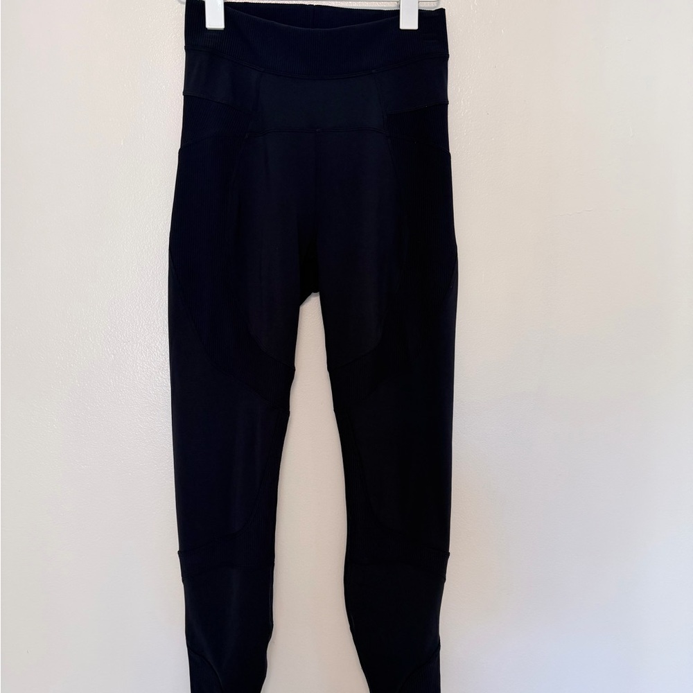 Lululemon Leggings Bundle Size 6 Navy and Camo print - Picture 5 of 6